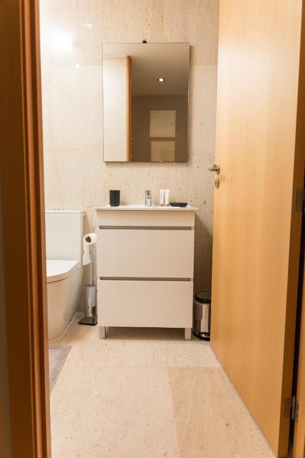 Design Flat In Braga - By Tonsdeverde ภายนอก รูปภาพ